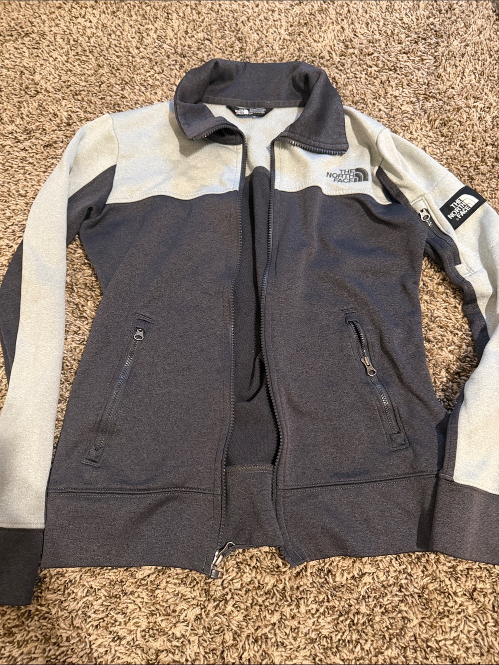 The North Face Women’s Two-Tone Gray and Light Gray Zip-Up Jacket